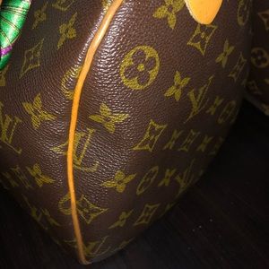 Photos of piping on same bag